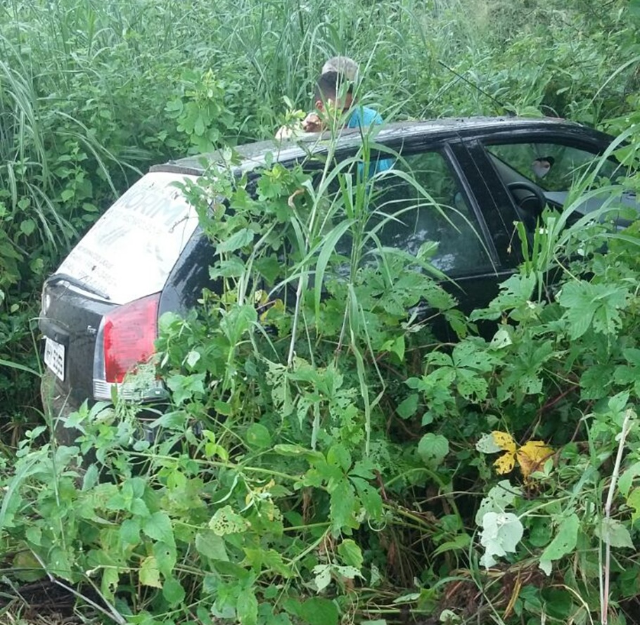 Carro que estava sendo conduzido pela vítima