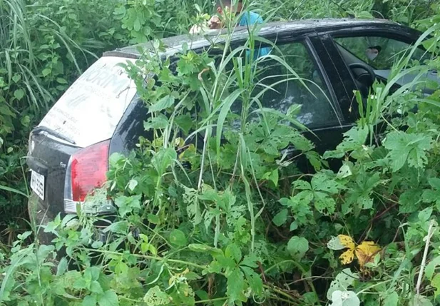 Carro que estava sendo conduzido pela vítima