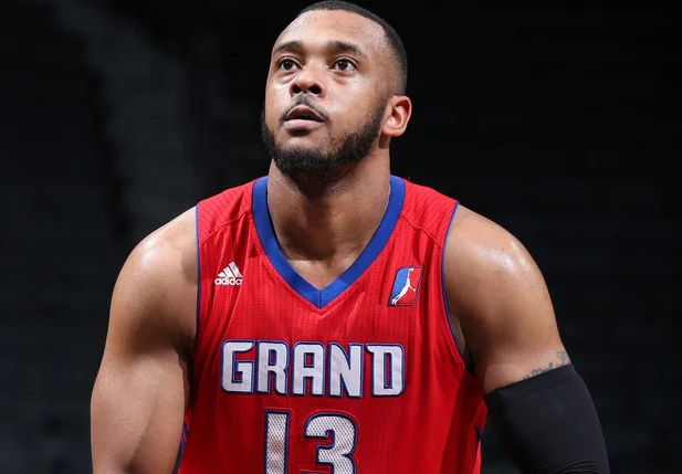 Morre o jogador de basquete Zeke Upshaw