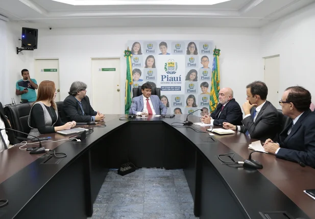 Wellington Dias em reunião com empresários da OI