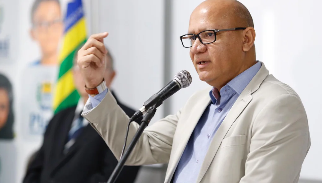 Secretário Franzé Silva no novo Espaço da Cidadania