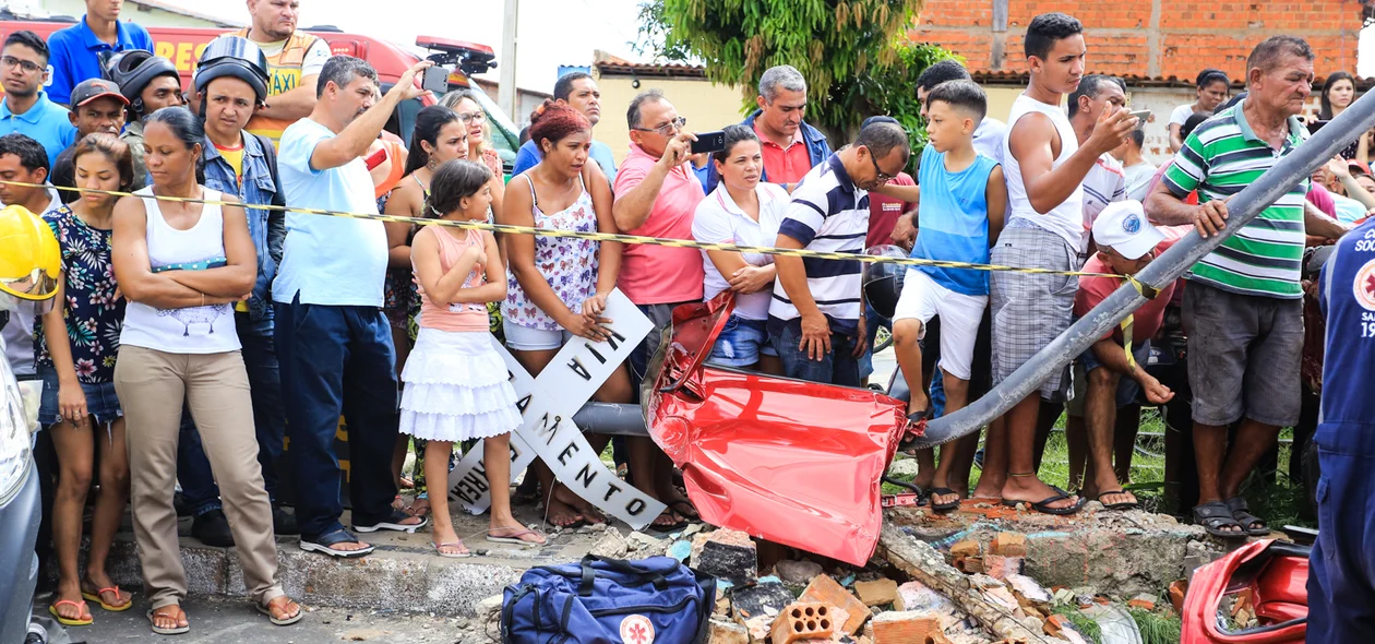 Um homem ficou preso nas ferragens 