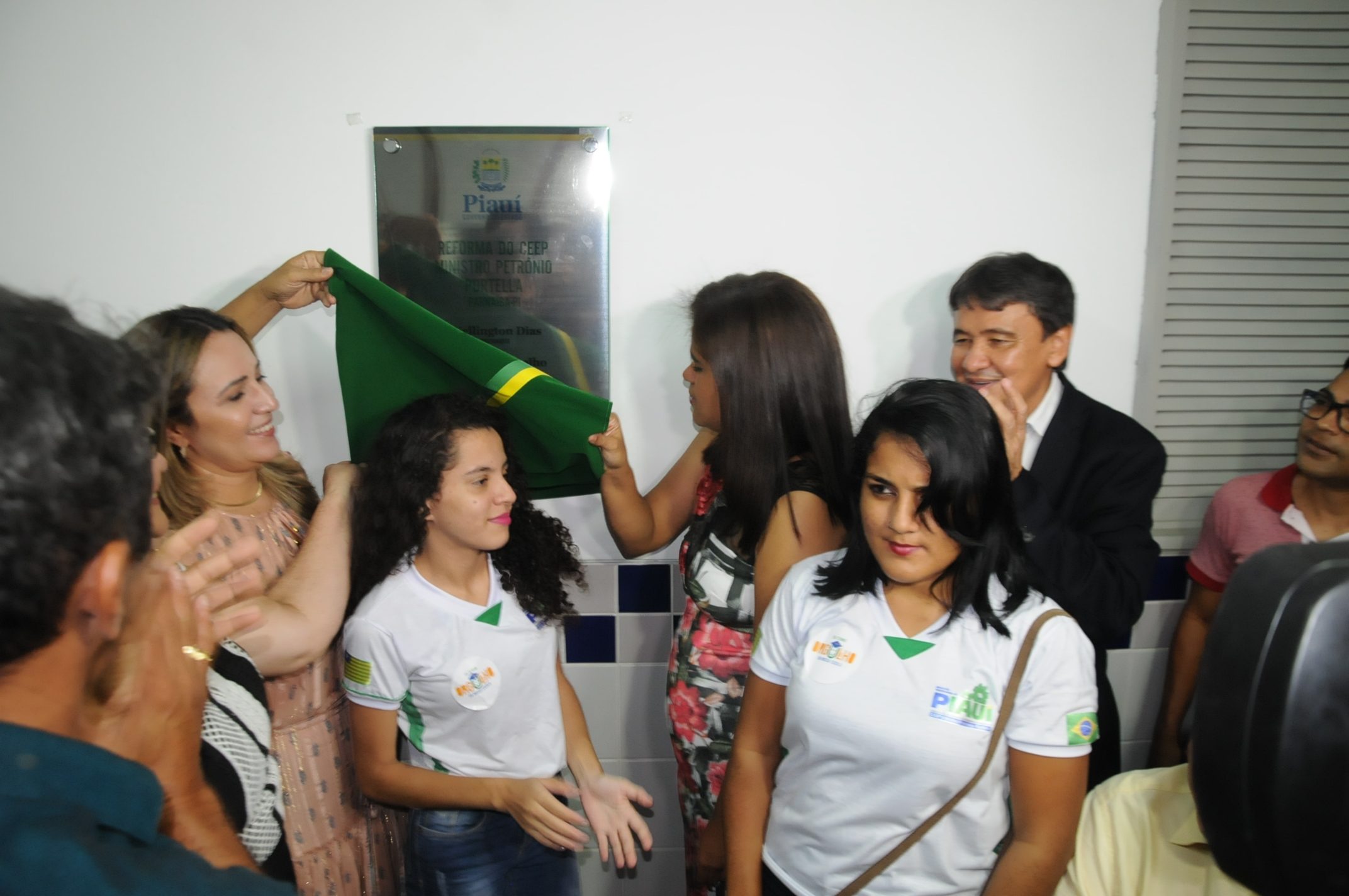 Governador Wellington Dias inaugura obra em Parnaíba