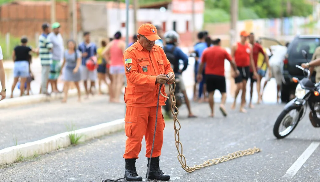Corpo de Bombeiros esteve no local