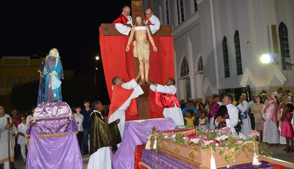 Cerimônia de descimento da cruz