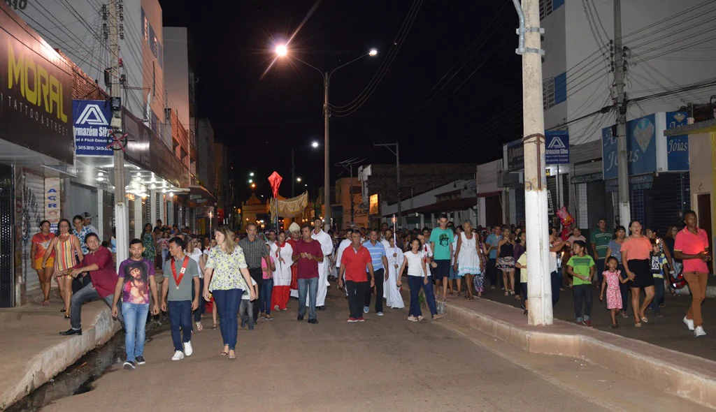 Procissão segue pela avenida Getúlio Vargas