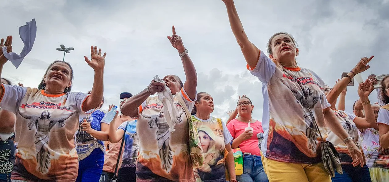 Fiéis comemoraram a ressurreição de Cristo