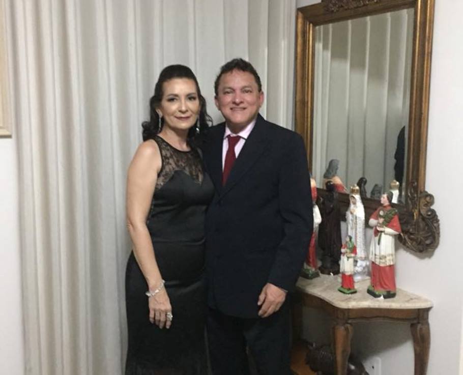 Jonas Elói da Luz ao lado da esposa