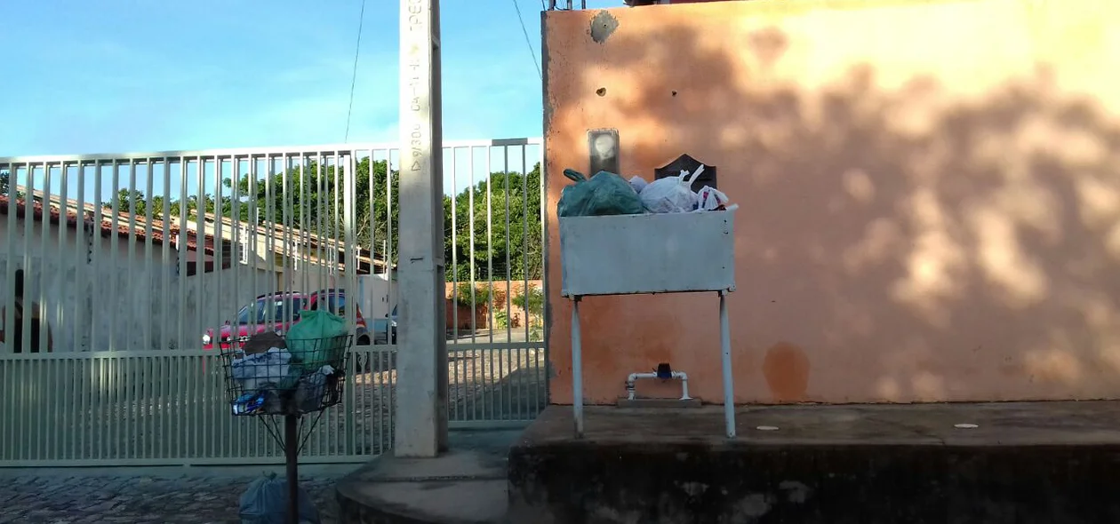 Mais lixo nas calçadas