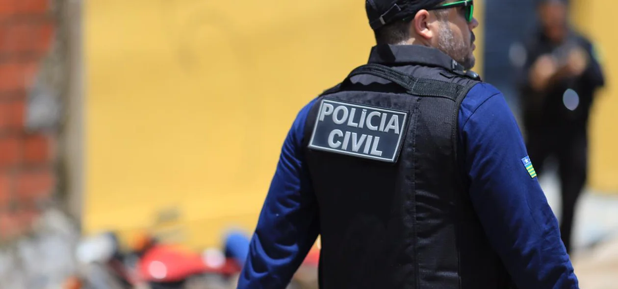 Agente da delegacia especializada em homicídios 