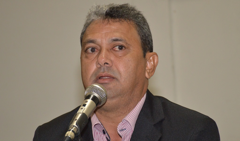 Líder da oposição defende arrecadação menor para o Fundo de Iluminação