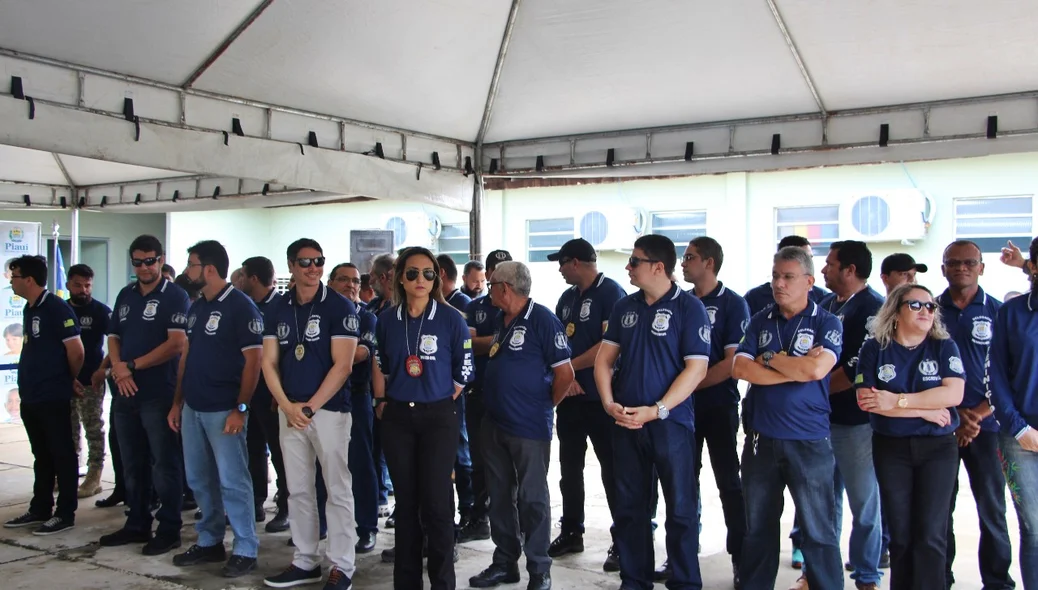 Delegados, agentes e escrivães da DHPP