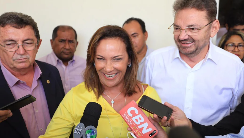 Deputada Juliana Falcão concede entrevista