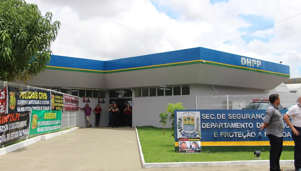Fachada da DHPP