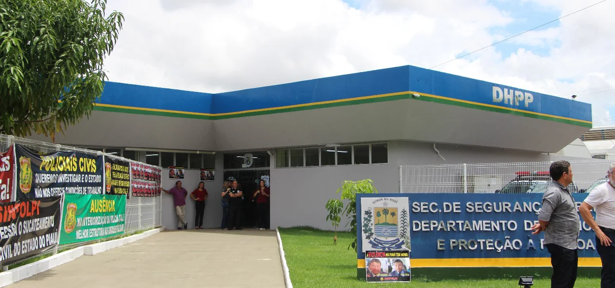 Fachada da DHPP