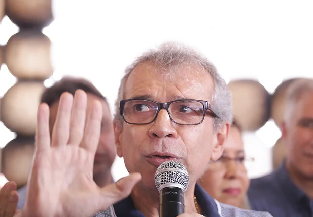 João Vicente Claudino se filia ao PTB