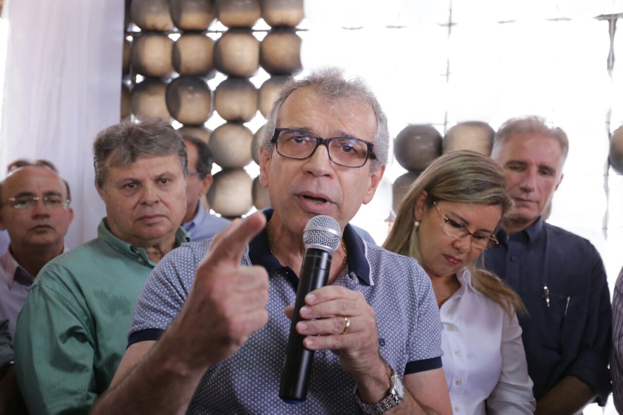 João Vicente discursando 
