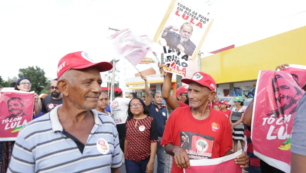 Simpatizantes de Lula em manifestação em Teresina