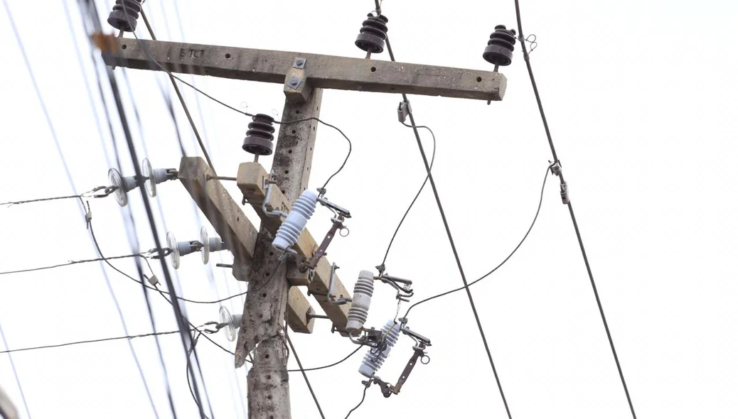 Casas ficaram sem energia elétrica 