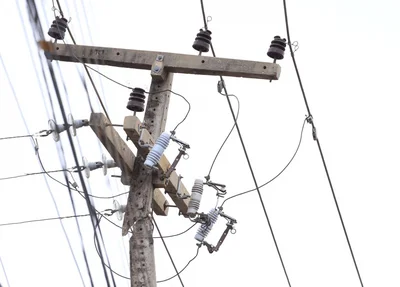 Casas ficaram sem energia elétrica 