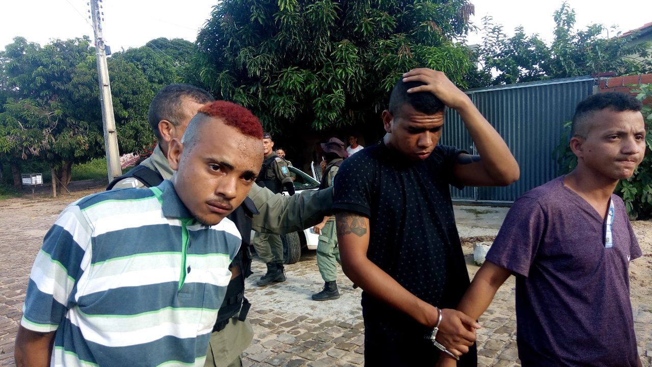 Indivíduos presos no Promorar com munição e arma de fogo