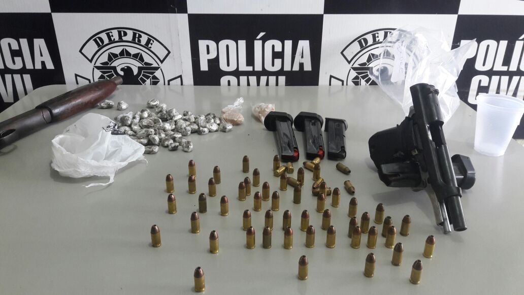 Armas e drogas apreendidas pela Polícia Civil durante operação em Teresina 