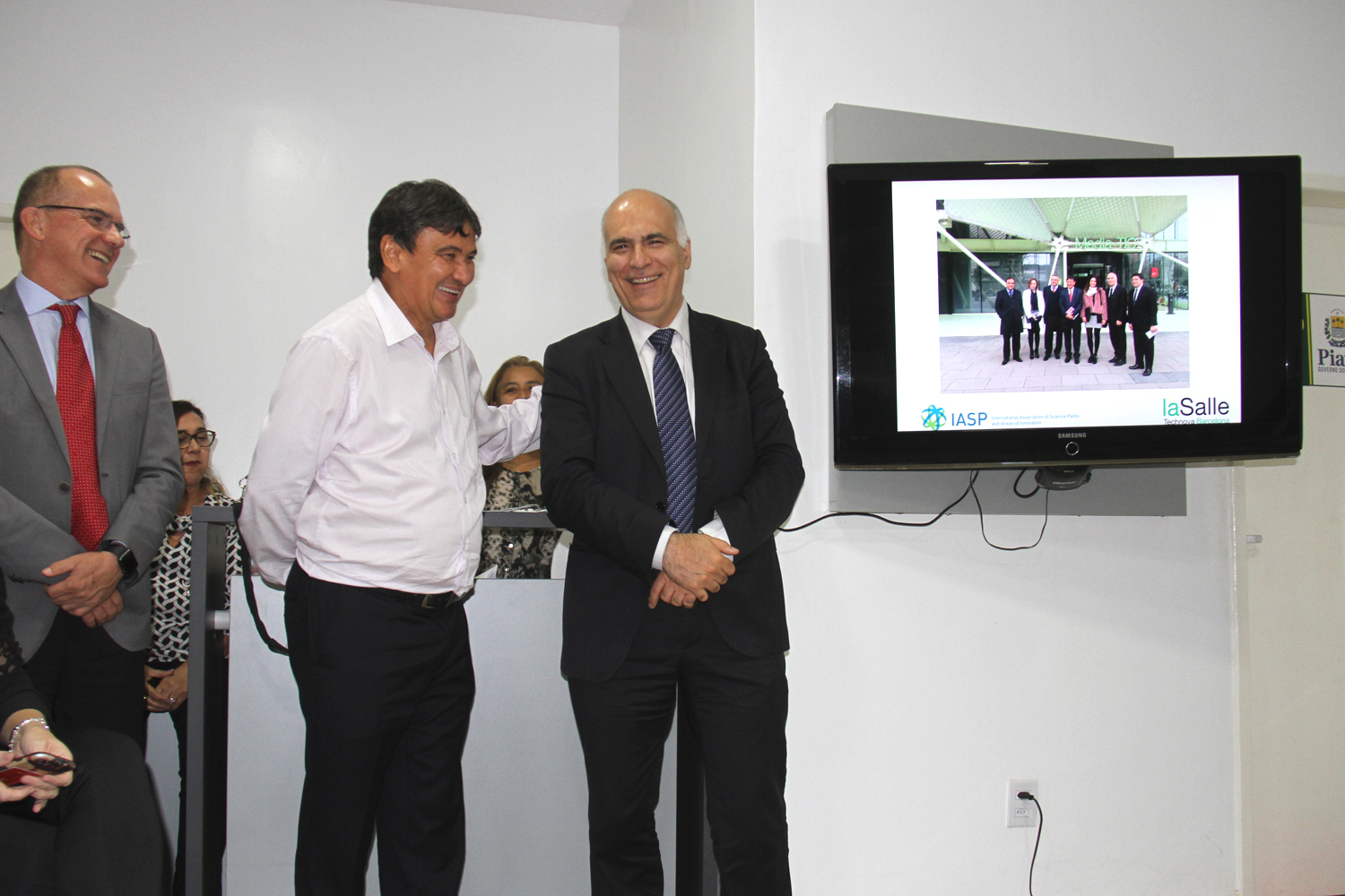 Wellington Dias e equipe de governo se reuniram com o presidente da Associação Internacional de Parques de Ciência e Áreas de Inovação (Iasp), o espanhol Josep Piqué.
