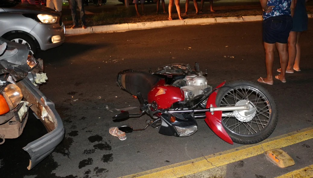Colisão na Avenida Marechal Castelo Branco