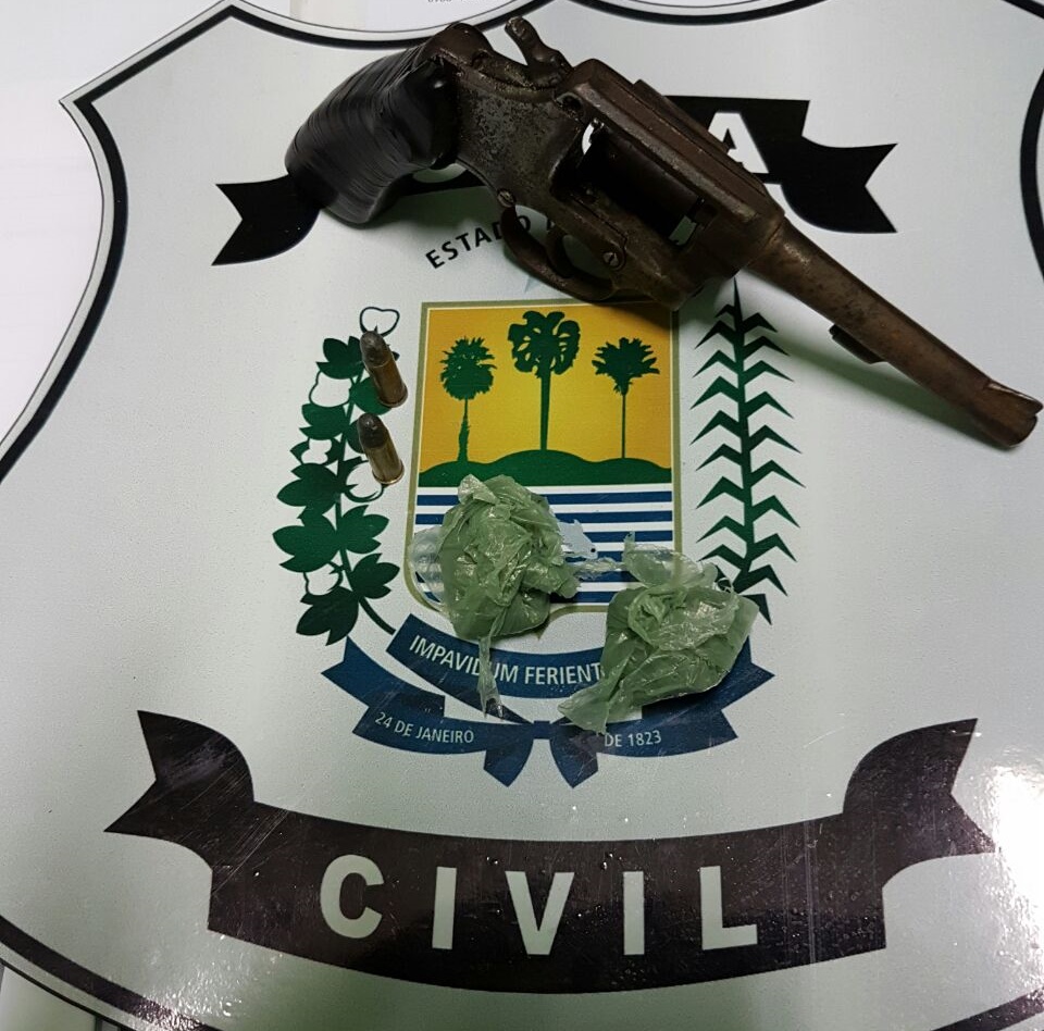 Arma e drogas apreendidas no bairro Monte Verde 