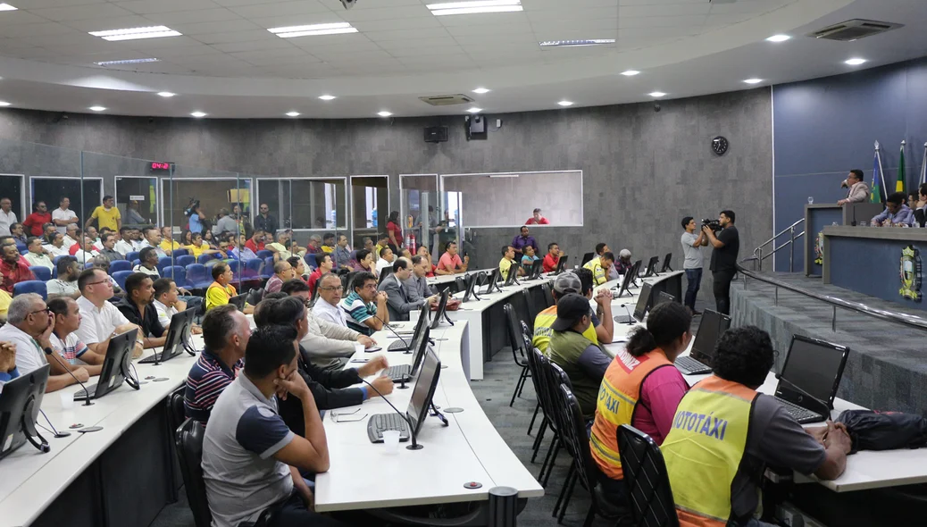 Audiência na Câmara sobre regulamentação do Uber em Teresina