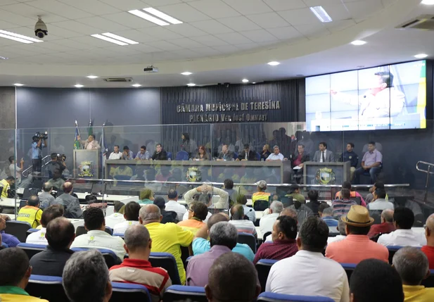 Audiência sobre regulamentação do Uber na Câmara Municipal de Teresina