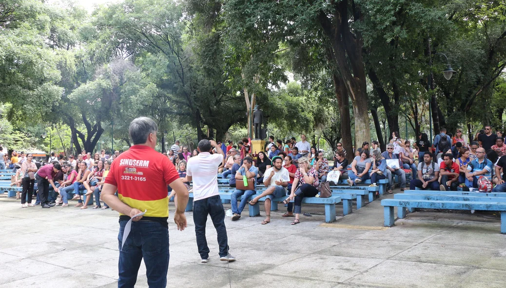 Estudantes em ato no centro de Teresina contra o Inthegra