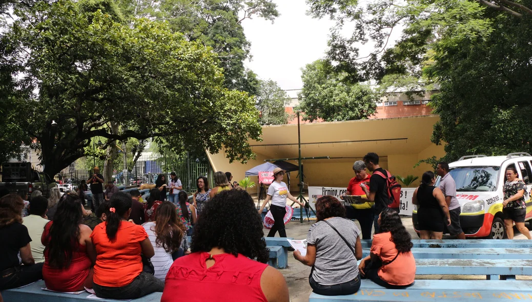 Estudantes realizam ato contra o Inthegra no centro de Teresina