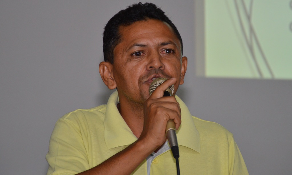 Professor diz que desconto deve ser autorizado pelo servidor