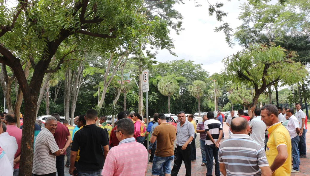 Taxistas acompanham audiência pública na Câmara Municipal de Teresina