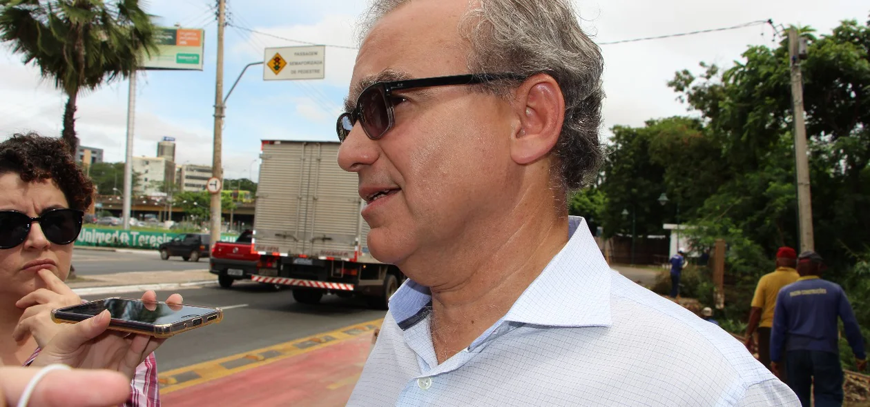 Prefeito Firmino Filho visita obras na Avenida Marechal Castelo Branco