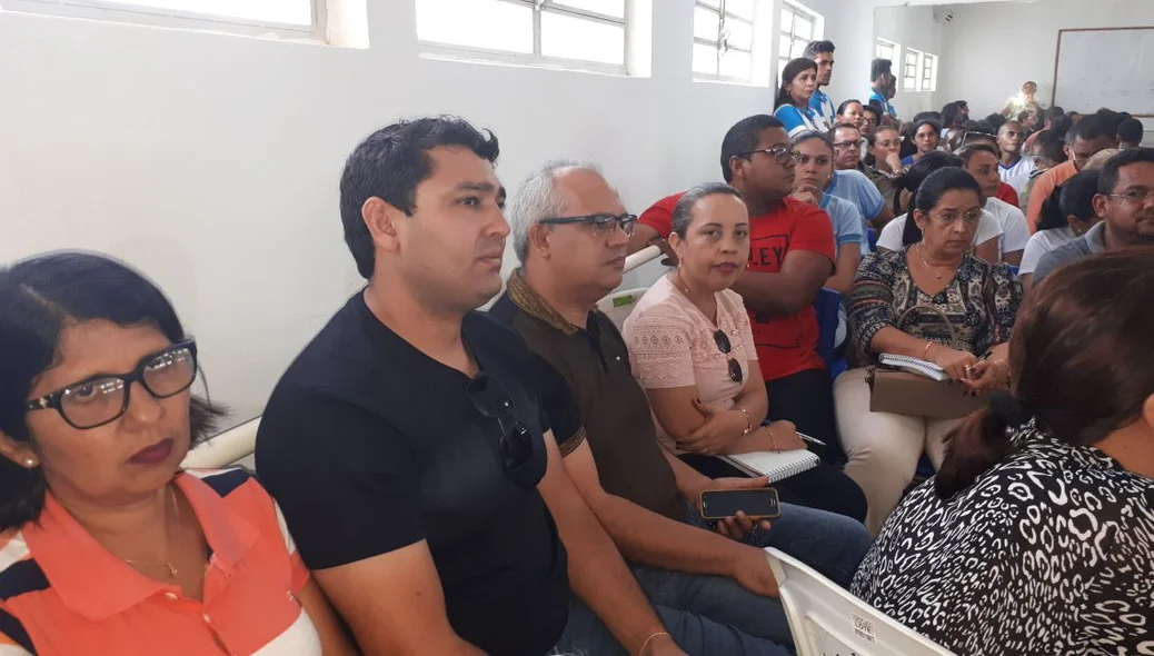 Equipe da Prefeita reunida 