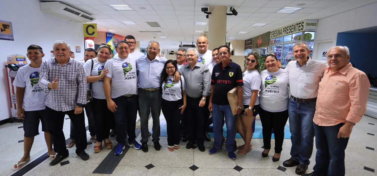 Autoridades na visita de Álvaro Dias a Teresina