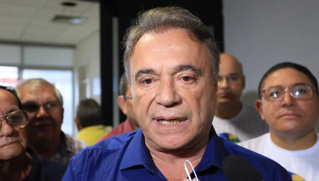 Presidenciável Álvaro Dias