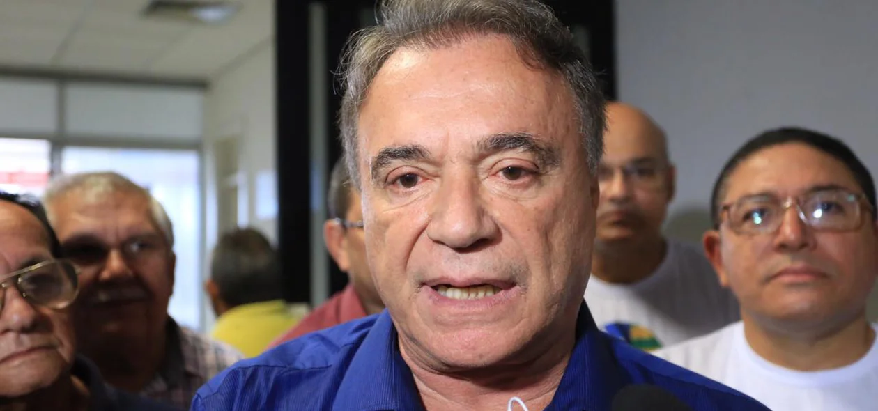 Presidenciável Álvaro Dias