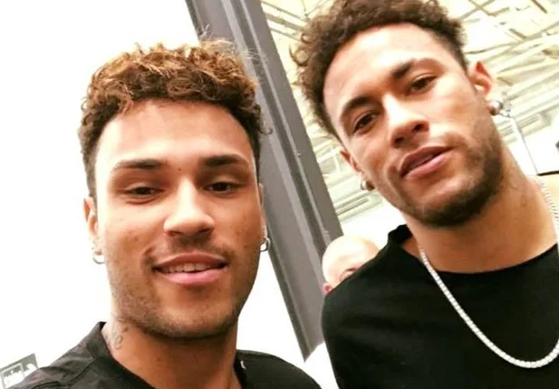 Lucas Gabriel, sósia do jogador Neymar 