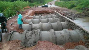 Bueiro instalado no desvio da BR 222 entre Batalha e Esperantina