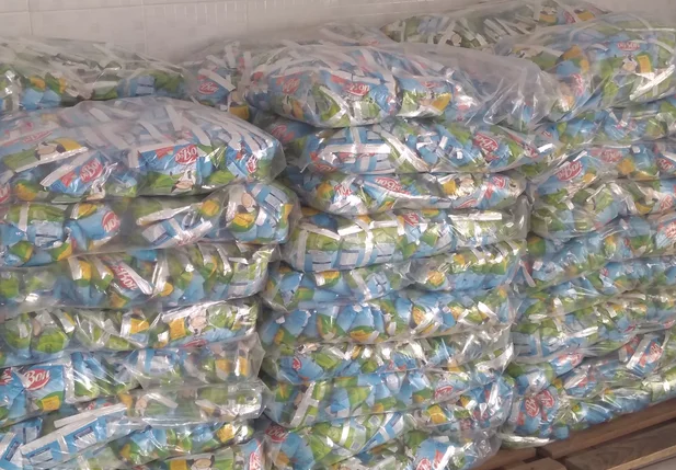 Leite em pó doado pela Friosina Alimentos