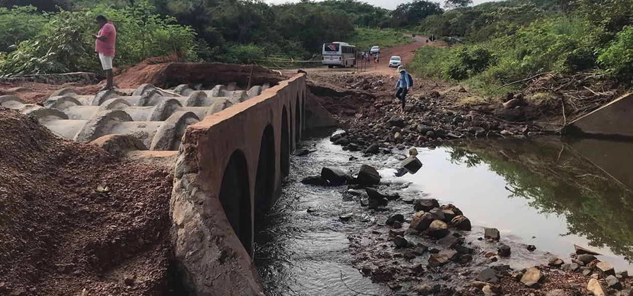 Exército está trabalhando na reconstrução do desvio da BR-222 