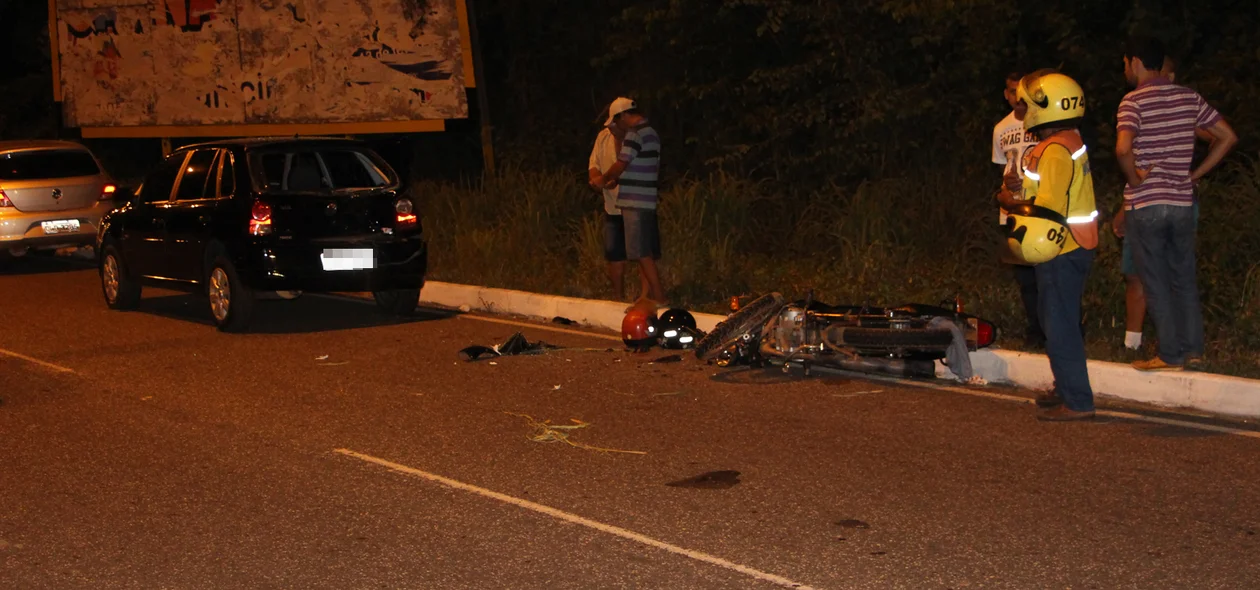 Colisão entre moto e carro em Teresina