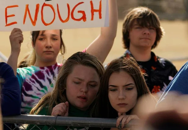 Estudantes se reúnem em protesto contra armas nos Estados Unidos