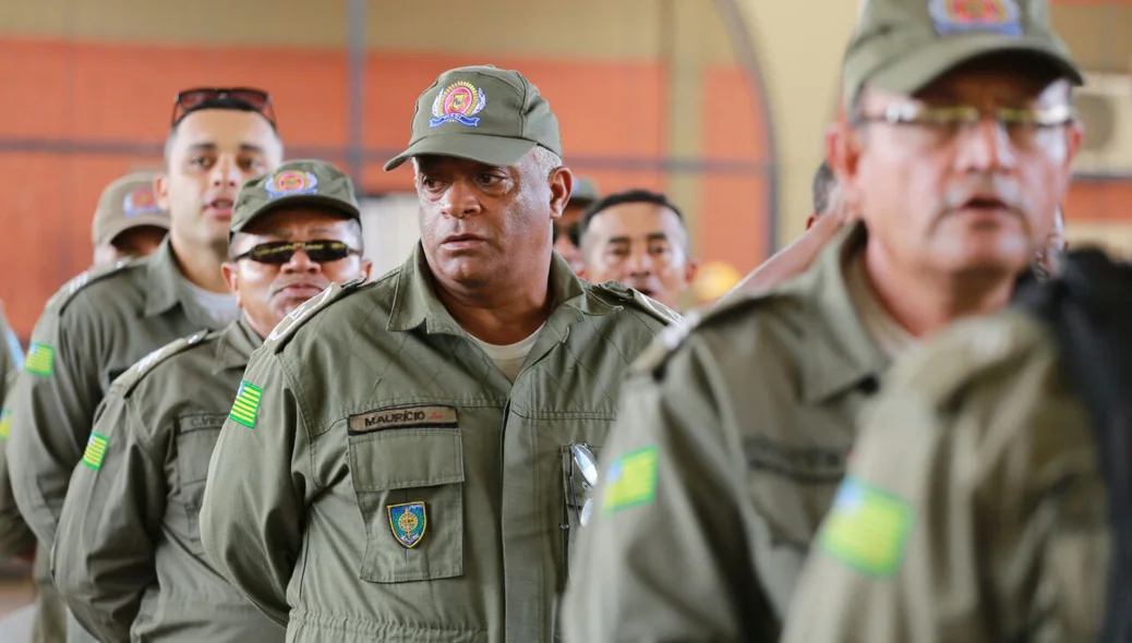 Policiais no QCG da PM