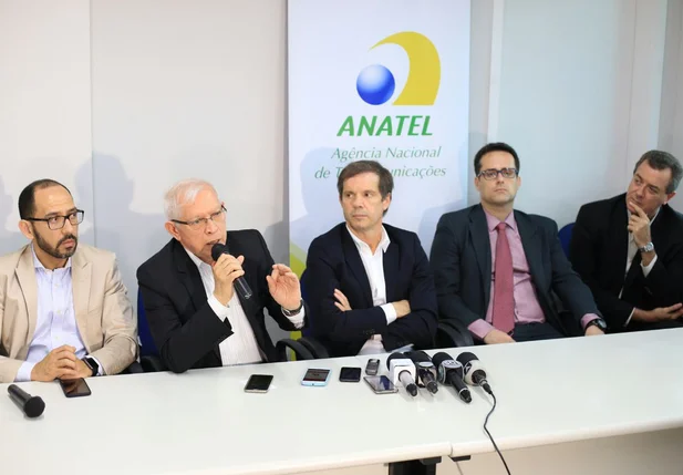 Presidente da Anatel, Juarez Quadros, fala sobre desligamento do sinal analógico