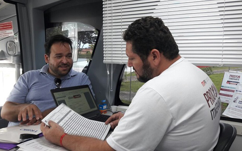 Atendimento no Procon Intinerante