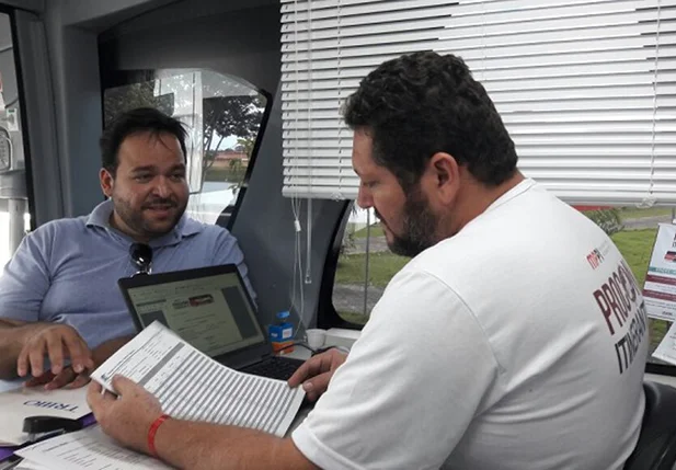Atendimento no Procon Intinerante